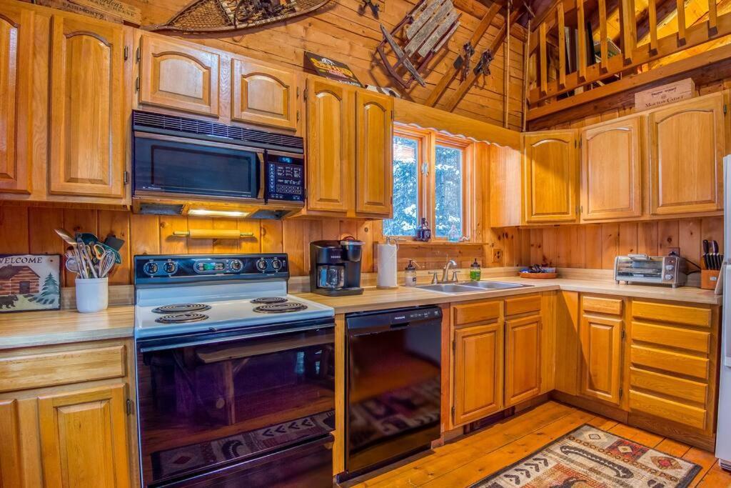 Family-Focused & Pet-Friendly Log Cabin With 4Br 2Ba Sleeps 10 Bethlehem Ngoại thất bức ảnh